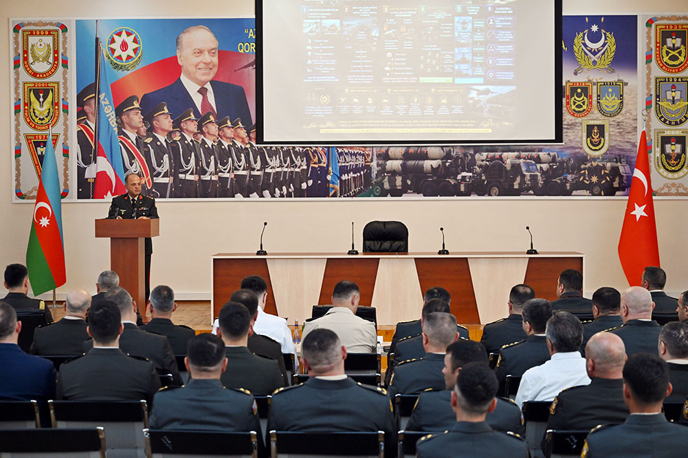 Azerbaijan and Türkiye discuss enhancing cooperation in military logistics (PHOTO)