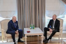 President Ilham Aliyev presents "Dostlug" Order to famous public and political figure of Dagestan Gurban Gurbanov (PHOTO)