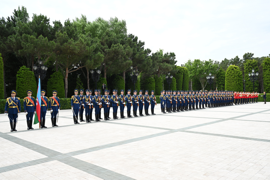 Baku hosts official welcome ceremony for President of Turkmenistan (PHOTO)