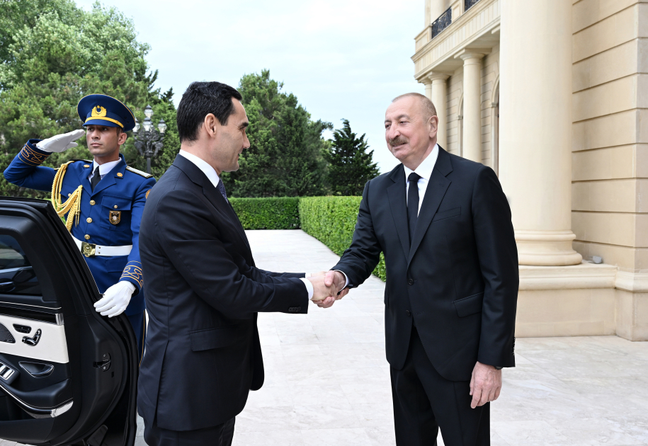 Baku hosts official welcome ceremony for President of Turkmenistan (PHOTO)