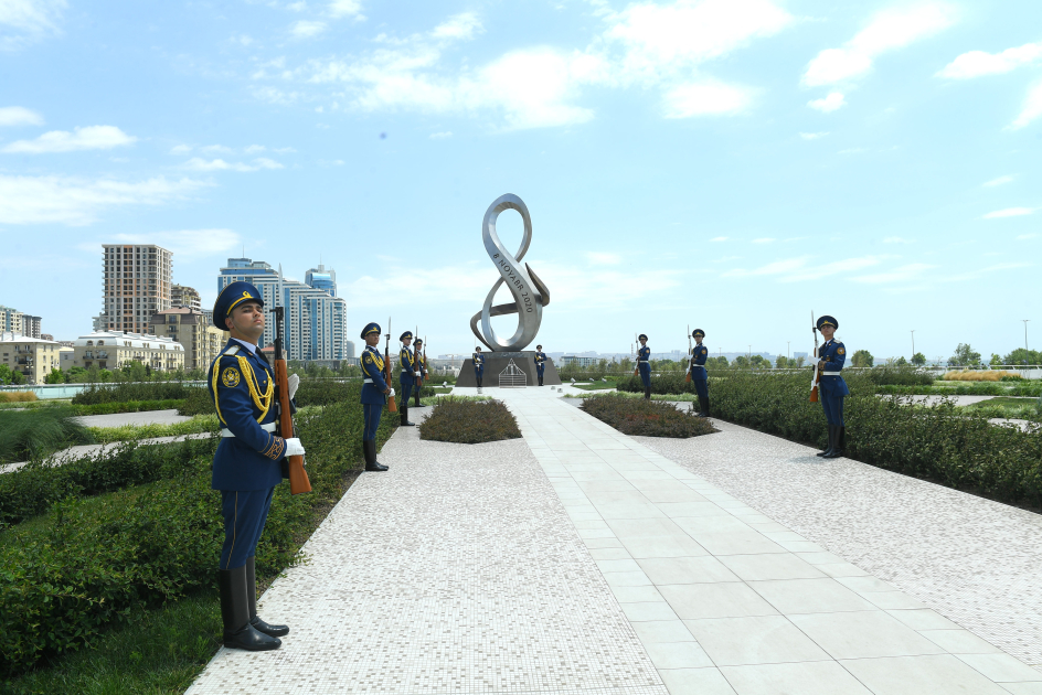 President of Turkmenistan visits Victory Park in Baku (PHOTO)