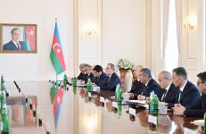 President Ilham Aliyev holds expanded meeting with President of Turkmenistan (PHOTO)