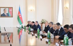 President Ilham Aliyev holds expanded meeting with President of Turkmenistan (PHOTO)