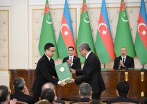Azerbaijan and Turkmenistan exchange documents (PHOTO)