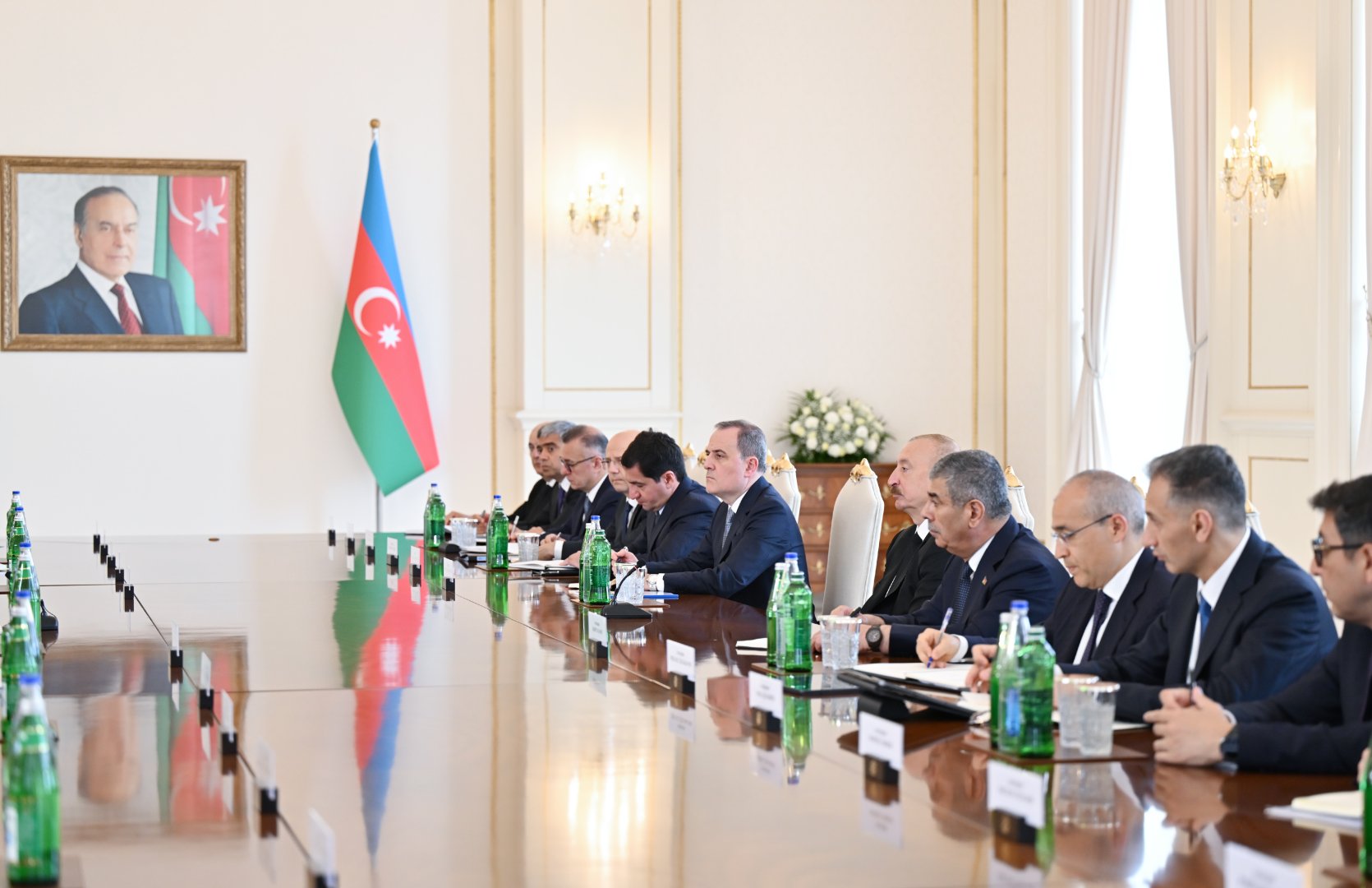 President Ilham Aliyev holds expanded meeting with President of Turkmenistan (PHOTO)