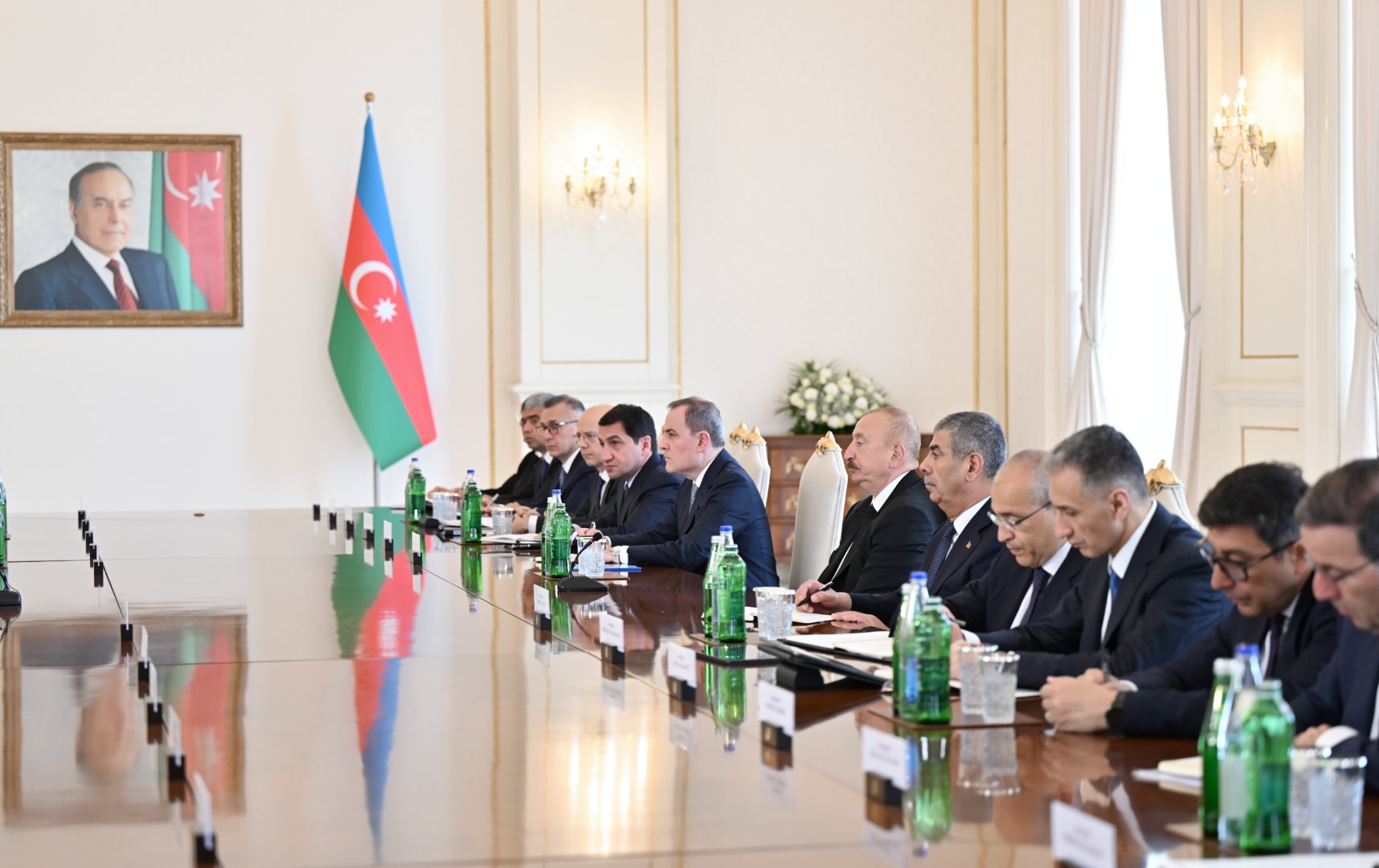 President Ilham Aliyev holds expanded meeting with President of Turkmenistan (PHOTO)