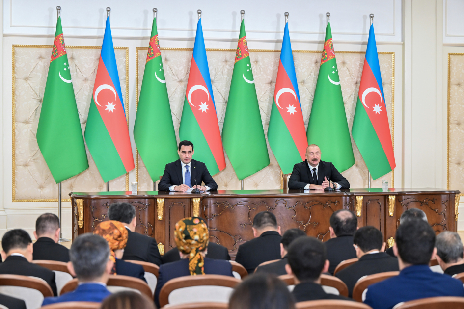 Presidents Ilham Aliyev and President of Turkmenistan delivered press statements (PHOTO)