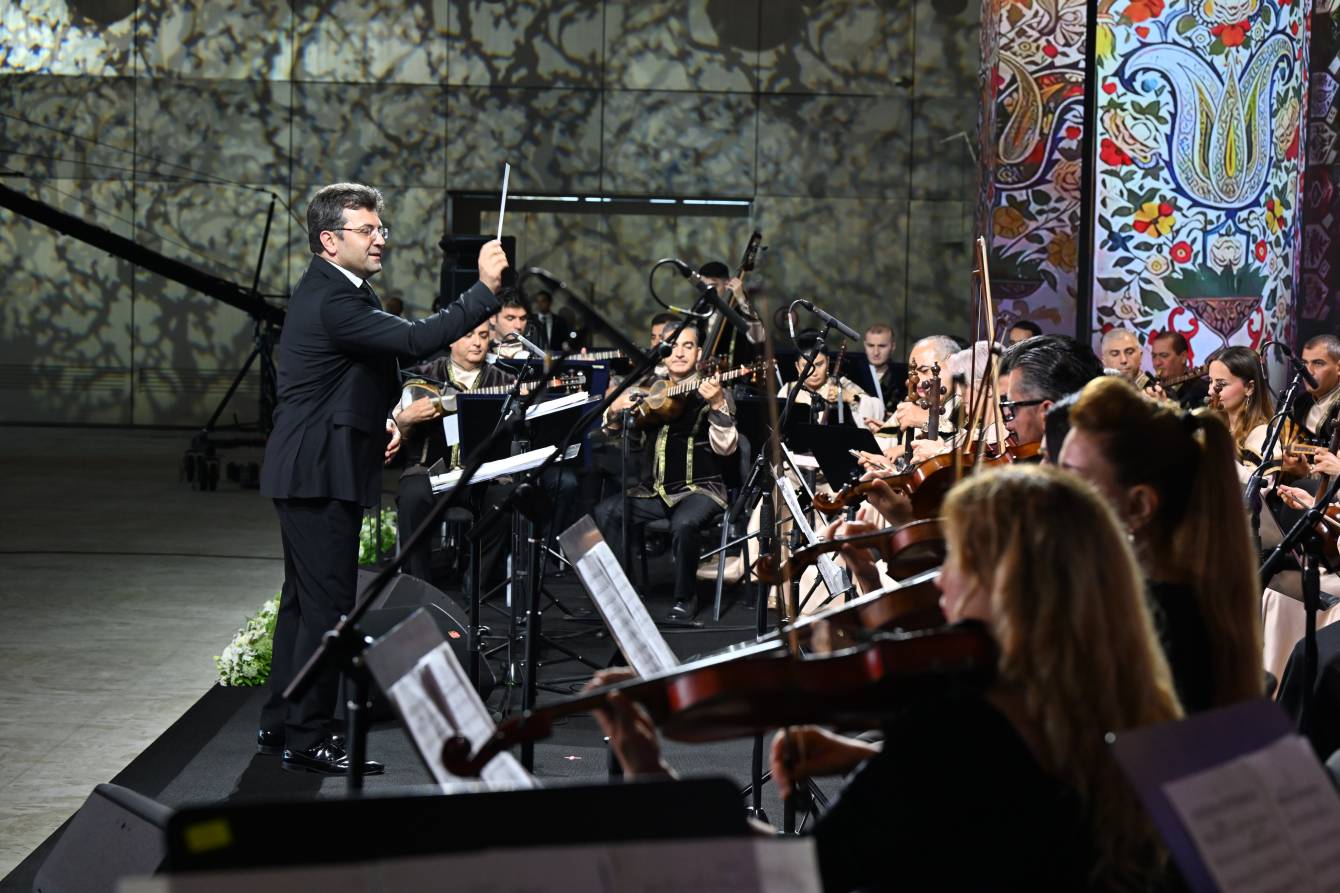 State banquet hosted on behalf of President Ilham Aliyev in honor of President of Turkmenistan (PHOTO/VIDEO)