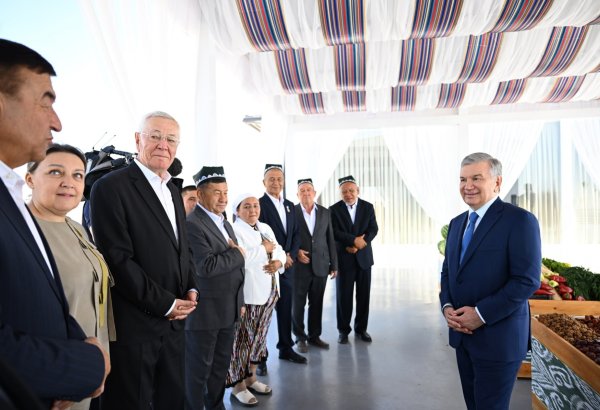 President Mirziyoyev reviews poultry and agricultural projects in Namangan