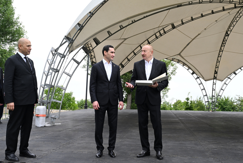 President Ilham Aliyev gifts President of Turkmenistan a Garabagh horse (PHOTO)