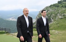 President Ilham Aliyev gifts President of Turkmenistan a Garabagh horse (PHOTO)