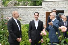 President Ilham Aliyev and President Serdar Berdimuhamedov visit Bulbul’s House-Museum in Shusha (PHOTO)