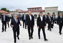 President Ilham Aliyev and President Serdar Berdimuhamedov view bullet-riddled busts of Azerbaijan’s prominent figures in Shusha (PHOTO)