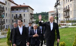Presidents Ilham Aliyev and President Serdar Berdimuhamedov visited first residential complex built in Shusha City (PHOTO)