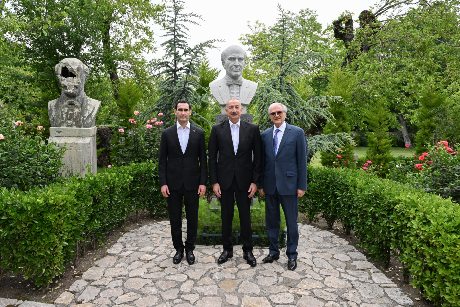 President Ilham Aliyev and President Serdar Berdimuhamedov visit Bulbul’s House-Museum in Shusha (PHOTO)