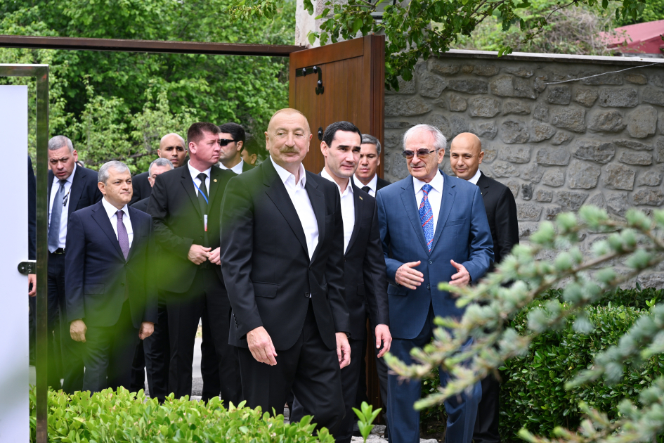 President Ilham Aliyev and President Serdar Berdimuhamedov visit Bulbul’s House-Museum in Shusha (PHOTO)