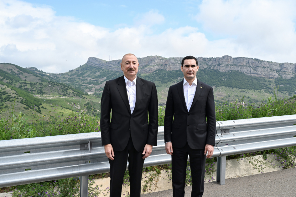 President Ilham Aliyev and President of Turkmenistan posed for photo against backdrop of Dashalti village in Shusha (PHOTO)