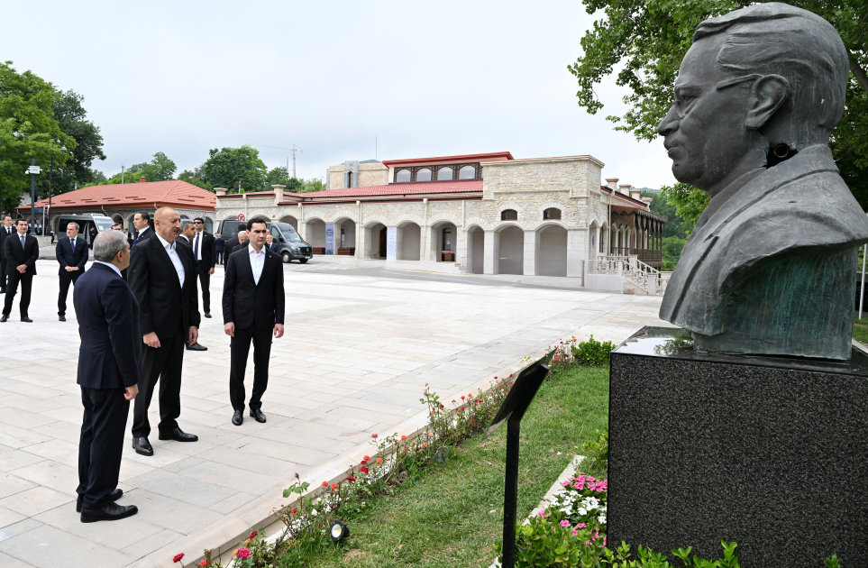 President Ilham Aliyev and President Serdar Berdimuhamedov view busts of prominent Azerbaijani figures shot during occupation in Shusha (PHOTO)