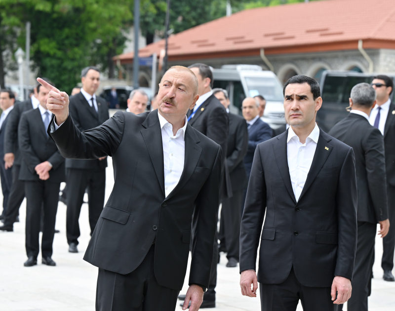 President Ilham Aliyev and President Serdar Berdimuhamedov view bullet-riddled busts of Azerbaijan’s prominent figures in Shusha (PHOTO)