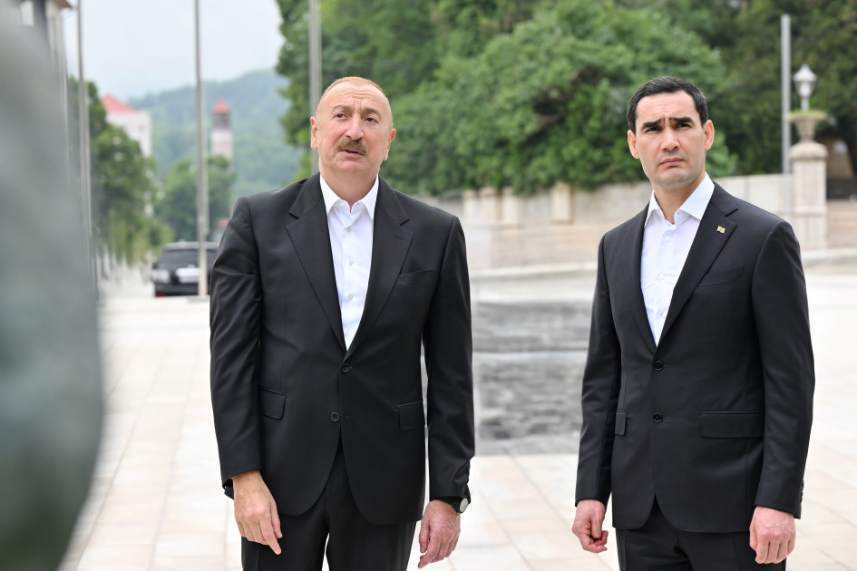 President Ilham Aliyev and President Serdar Berdimuhamedov view bullet-riddled busts of Azerbaijan’s prominent figures in Shusha (PHOTO)
