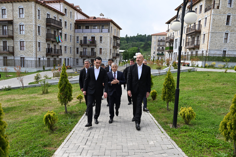 Presidents Ilham Aliyev and President Serdar Berdimuhamedov visited first residential complex built in Shusha City (PHOTO)