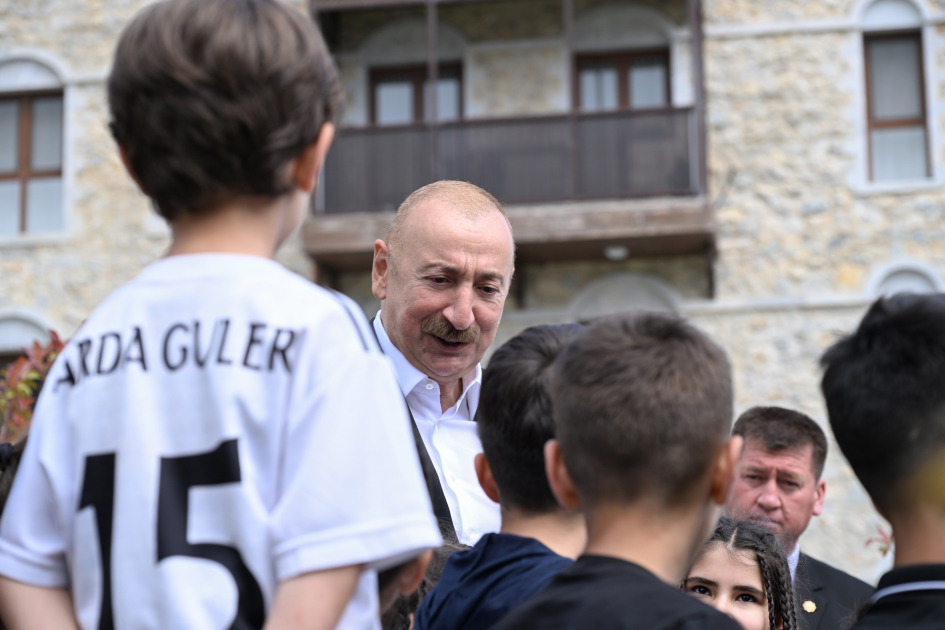 Presidents Ilham Aliyev and President Serdar Berdimuhamedov visited first residential complex built in Shusha City (PHOTO)
