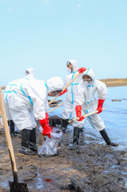 Cleanup campaign held in Dubendi residential area at Leyla Aliyeva’s initiative (PHOTO)
