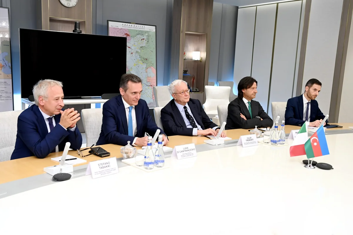 SOCAR, Italy discuss energy security and investment projects (PHOTO)