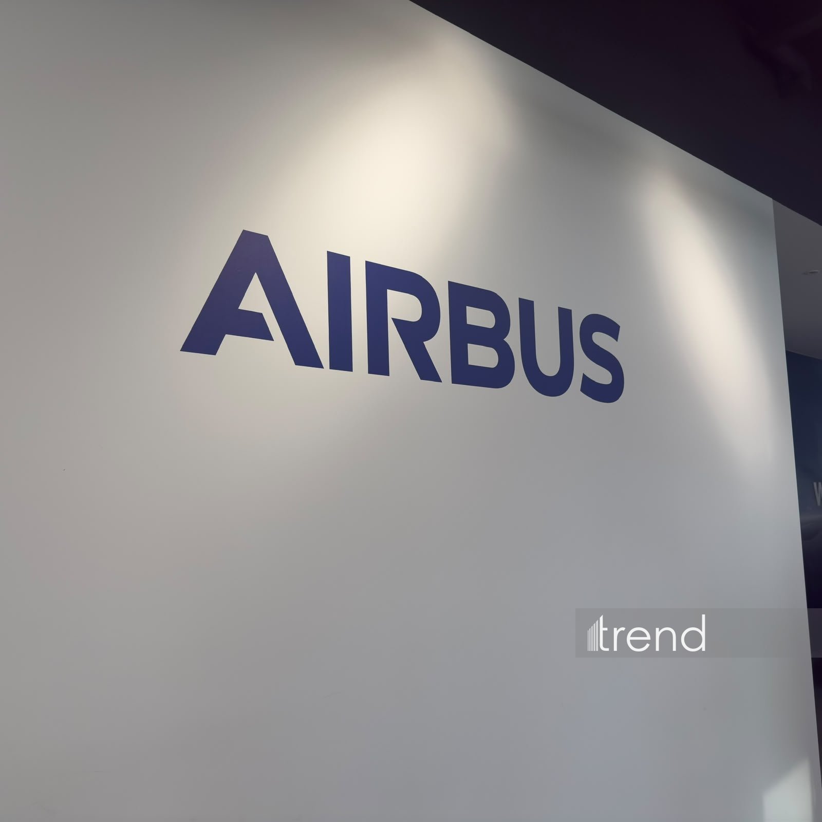 Hamburg hosts mediatour on first A321neo aircraft's transfer to AZAL (PHOTO)
