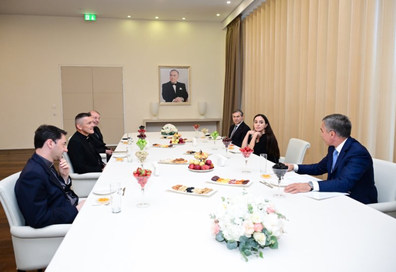 Vice-President of the Heydar Aliyev Foundation Leyla Aliyeva meets with Head of the Vatican Apostolic Library and Apostolic Archive (PHOTO)
