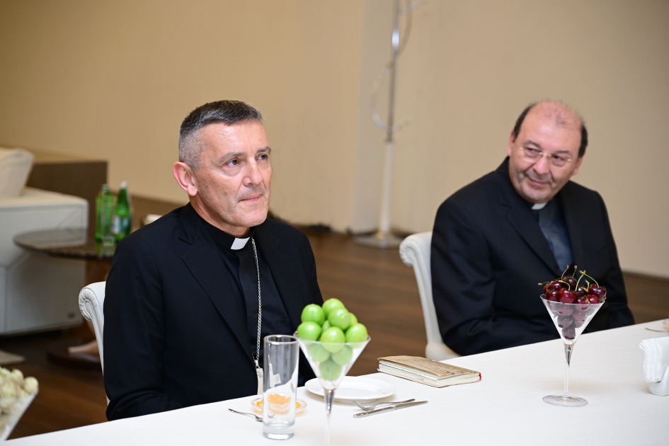 Vice-President of the Heydar Aliyev Foundation Leyla Aliyeva meets with Head of the Vatican Apostolic Library and Apostolic Archive (PHOTO)