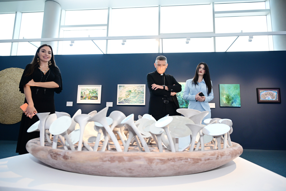 Vice-President of the Heydar Aliyev Foundation Leyla Aliyeva meets with Head of the Vatican Apostolic Library and Apostolic Archive (PHOTO)