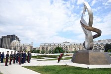 Leadership of Azerbaijan’s Ministry of Defense visits Alley of Honors, Victory Park, and Military Memorial Cemetery (PHOTO/VIDEO)