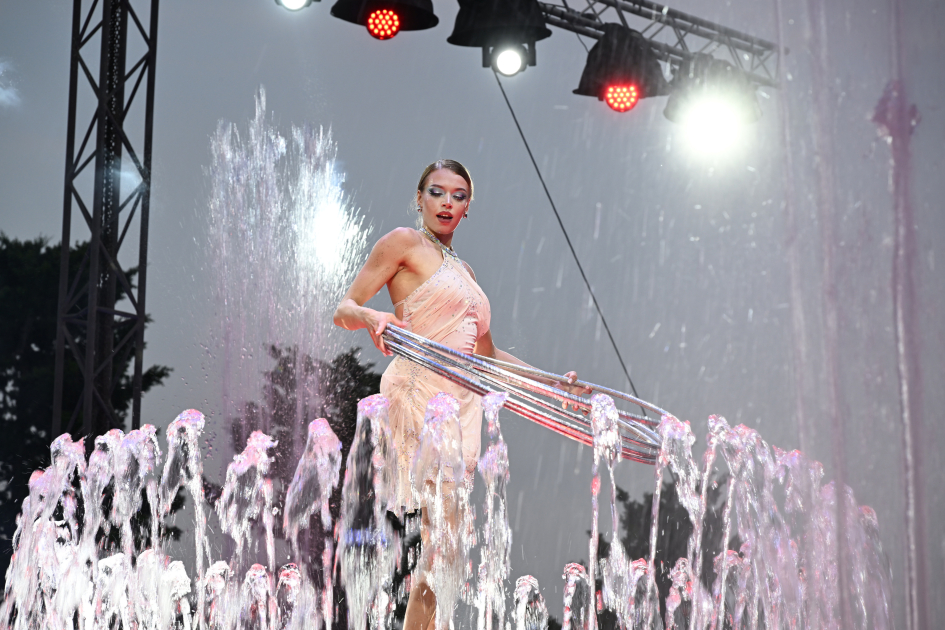 Leyla Aliyeva and Arzu Aliyeva visit "CandyFest" summer festival and watch "Magic Pearl" water circus show (PHOTO)