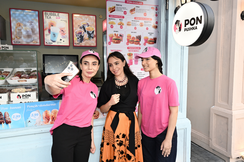 Leyla Aliyeva and Arzu Aliyeva visit "CandyFest" summer festival and watch "Magic Pearl" water circus show (PHOTO)