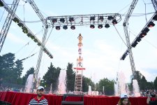 Leyla Aliyeva and Arzu Aliyeva visit "CandyFest" summer festival and watch "Magic Pearl" water circus show (PHOTO)
