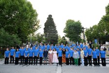 Leyla Aliyeva and Arzu Aliyeva participate in seasonal flower planting campaign on Baku Boulevard (PHOTO)