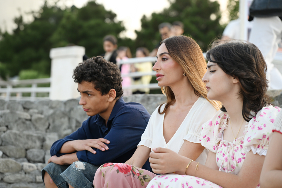 Leyla Aliyeva and Arzu Aliyeva attend opening and presentation ceremonies at the Seaside National Park (PHOTO)