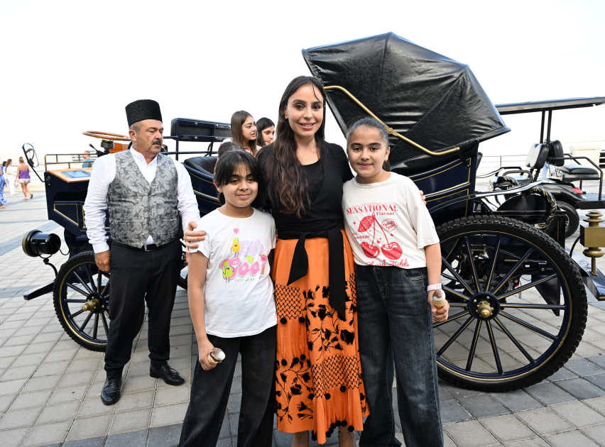 Leyla Aliyeva and Arzu Aliyeva attend opening and presentation ceremonies at the Seaside National Park (PHOTO)