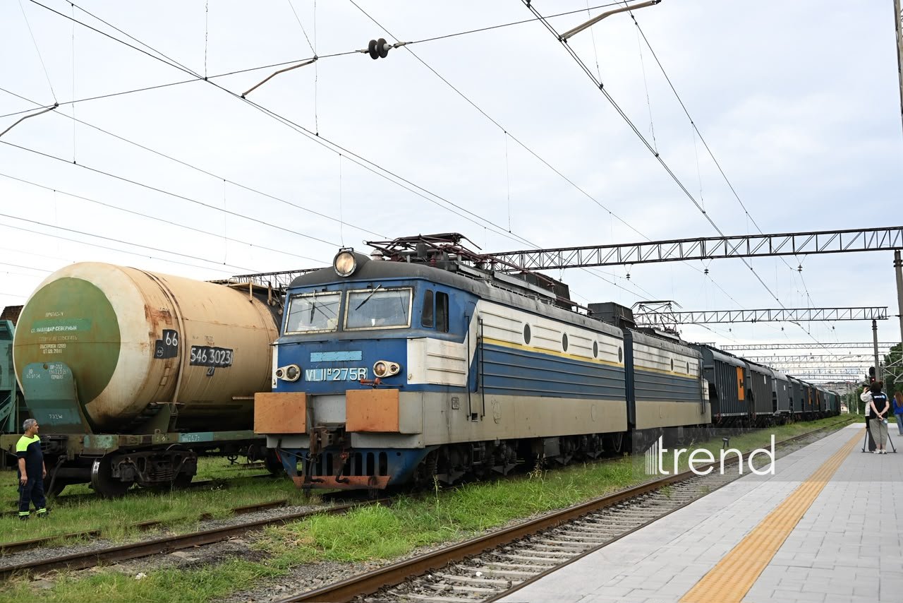 Azerbaijan transits another shipment of wheat to Armenia (PHOTO)