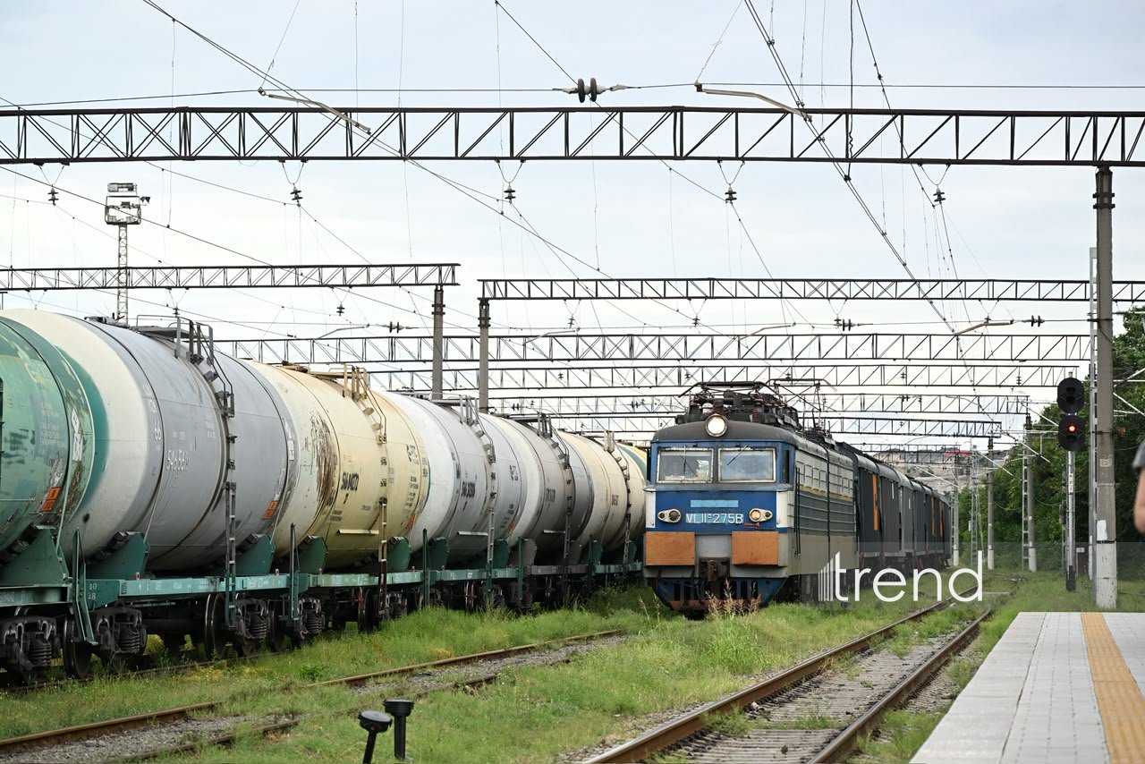 Azerbaijan transits another shipment of wheat to Armenia (PHOTO)