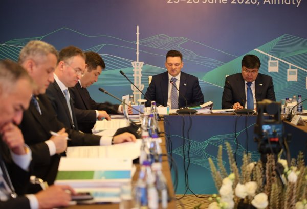 Uzbekistan presents $2.8B pipeline of joint projects at EDB meeting