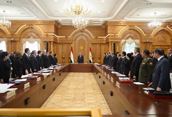 Tajikistan reviews strategic dev't priorities at government meeting