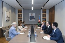 Azerbaijan FM holds talks with ICMP Director General (PHOTO)