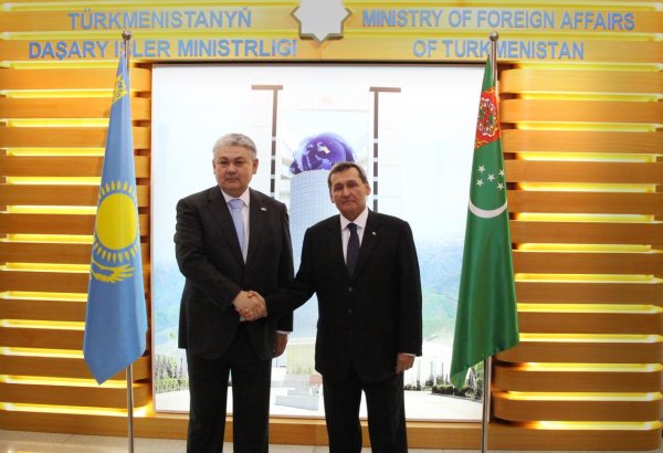 Kazakhstan, Turkmenistan discuss transport and energy cooperation