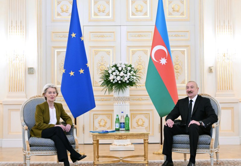 President Ilham Aliyev holds one-on-one meeting with President of European Commission (PHOTO)