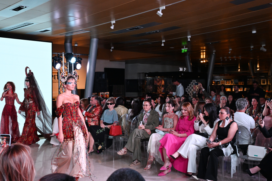 Alena Aliyeva attends “Patterns of Time” fashion show held at Azerbaijan National Carpet Museum (PHOTO)