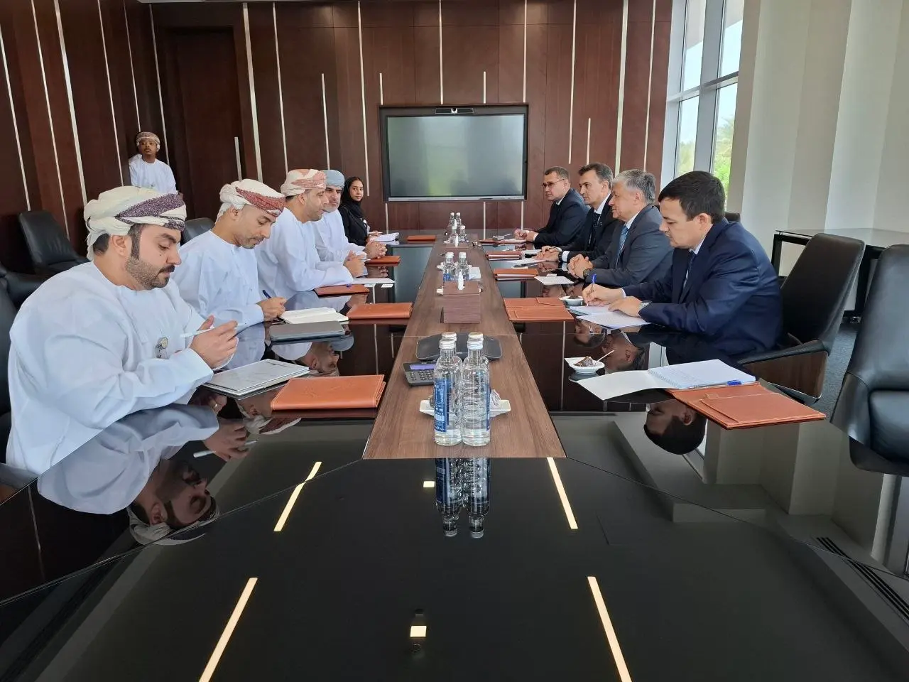 Uzbekistan, Oman advance strategic partnership in Muscat talks (PHOTO)