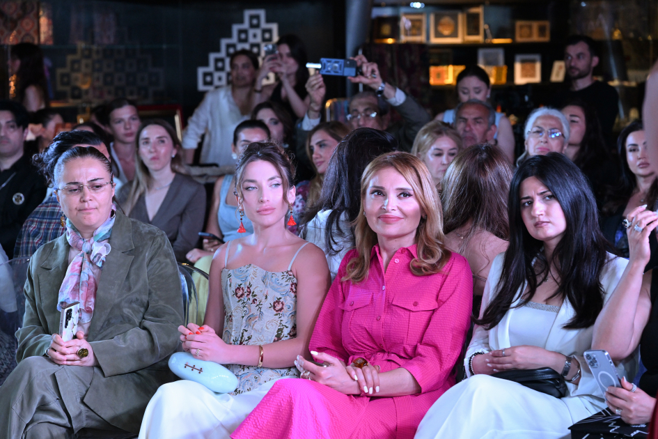 Alena Aliyeva attends “Patterns of Time” fashion show held at Azerbaijan National Carpet Museum (PHOTO)