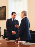 Azerbaijan's Presidential Aide meets with economics professor Jeffrey Sachs (PHOTO)